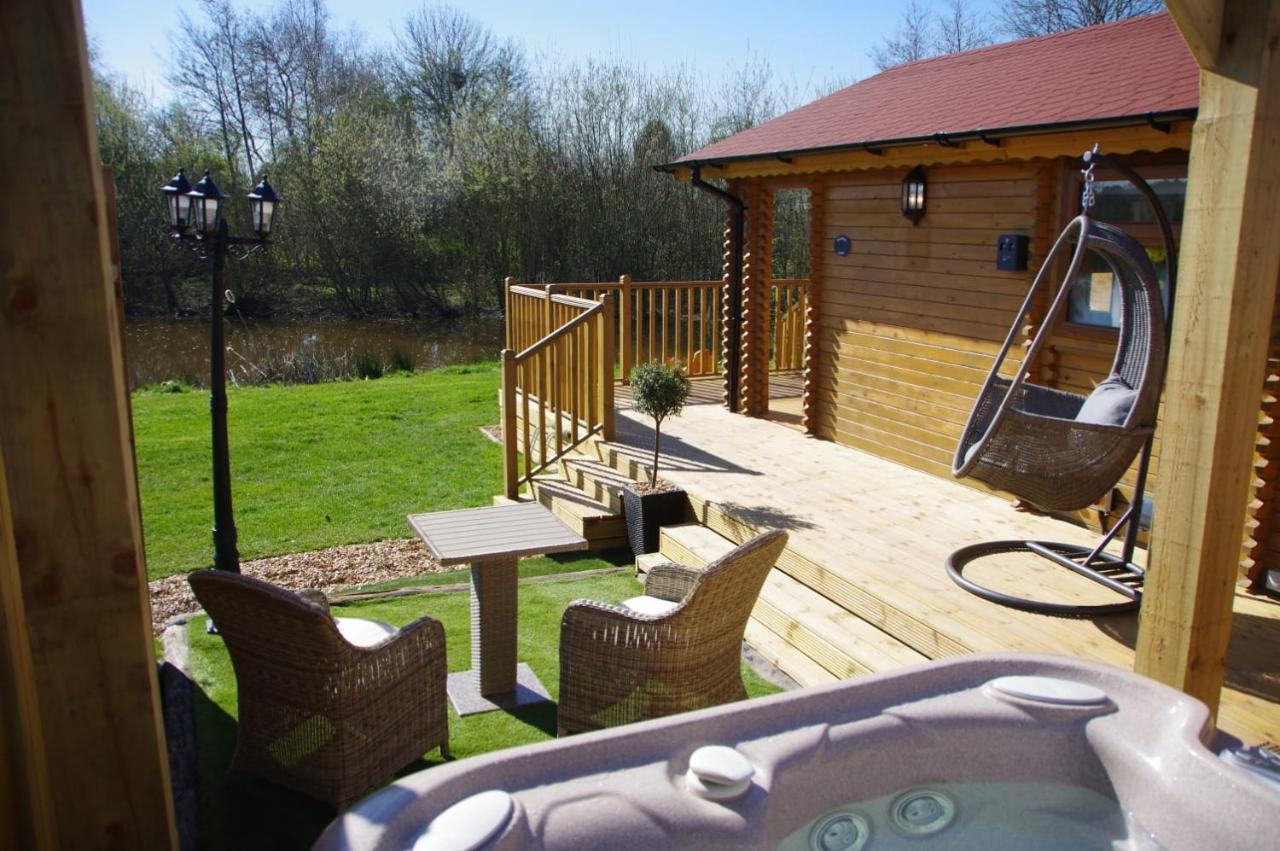 Balmoral Studio Lodge Ellesmere Eksteriør billede